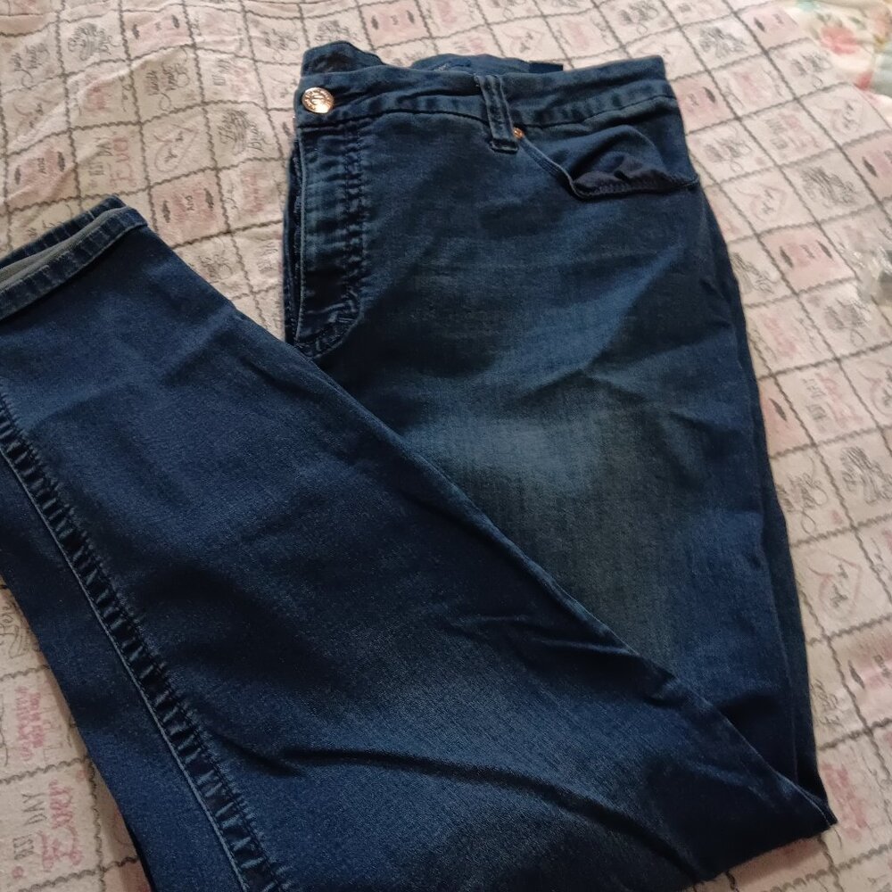 Womens blue skinny jeans..seven